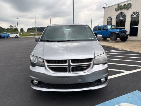 Used 2019 Dodge Grand Caravan GT FWD image 3