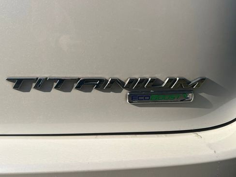 Used 2017 Ford Edge Titanium w/ Technology Package FWD image 19