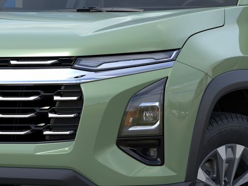 New 2026 Chevrolet Equinox LT w/ Safety and Technology Package FWD image 12