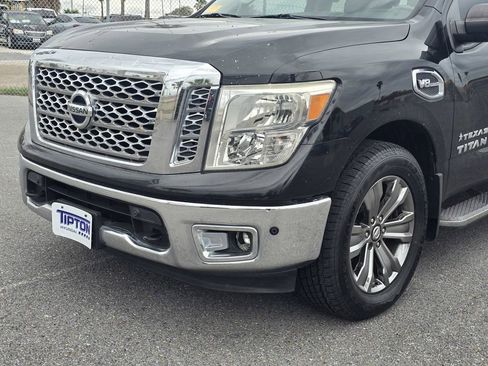 Used 2017 Nissan Titan SV AWD/4WD image 10