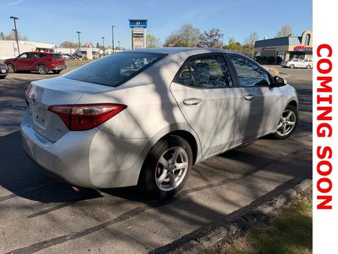 Used 2017 Toyota Corolla LE FWD image 9