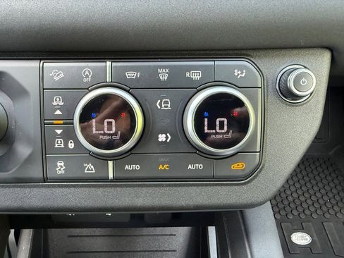 Used 2023 Land Rover Defender 110 X-Dynamic SE AWD/4WD image 27