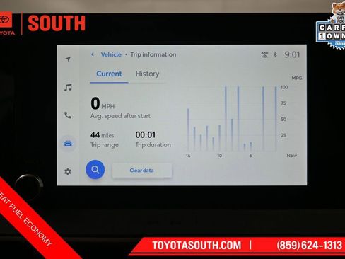 Used 2025 Toyota Prius LE FWD image 17