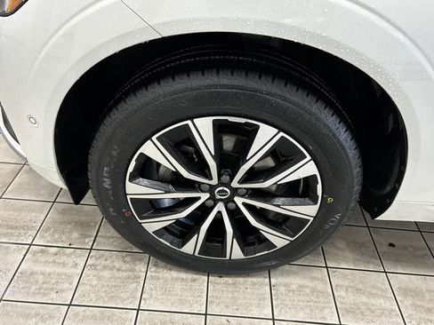 Certified 2023 Volvo XC60 B5 Plus w/ Climate Package image 8