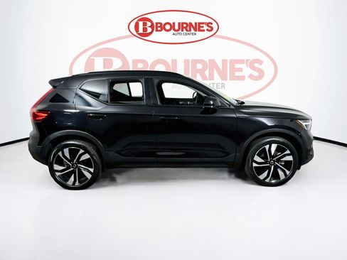 Used 2024 Volvo XC40 B5 Plus w/ Climate Package AWD/4WD image 13