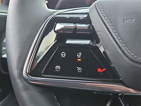 Used 2026 Cadillac Lyriq V image 9