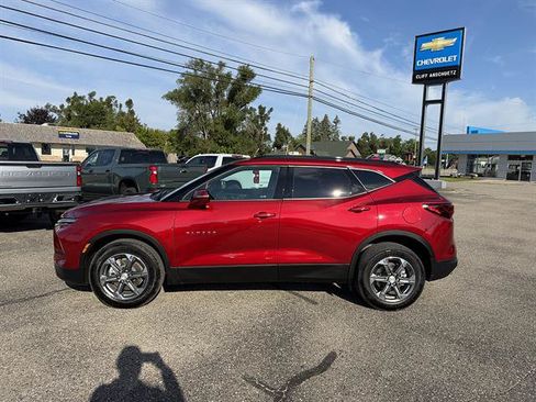 Used 2024 Chevrolet Blazer LT w/ Sound & Technology Package AWD/4WD image 3