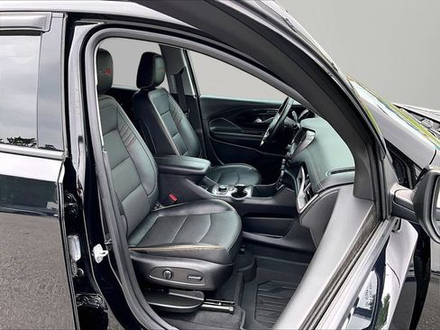 Used 2022 GMC Terrain AT4 w/ GMC Pro Grade Package AWD/4WD image 8