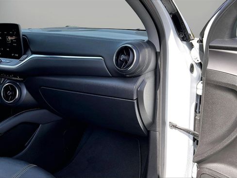 Used 2024 Chevrolet Blazer LT image 19