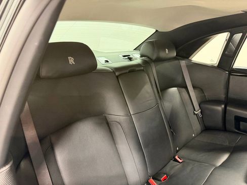 Used 2011 Rolls-Royce Ghost image 36