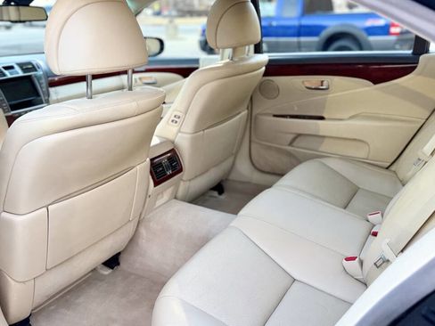 Used 2010 Lexus LS 460 L image 14