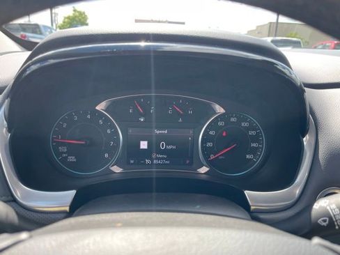 Used 2021 Chevrolet Traverse Premier FWD image 24