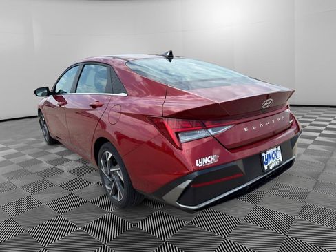 Used 2025 Hyundai Elantra Limited FWD image 3