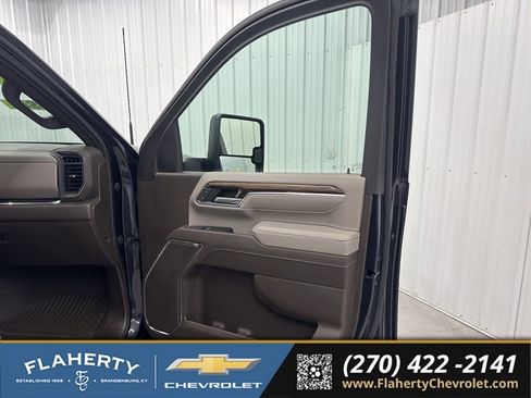 Used 2024 Chevrolet Silverado 2500 LT AWD/4WD image 12