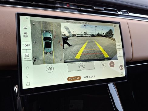 New 2025 Land Rover Range Rover Sport SE image 9