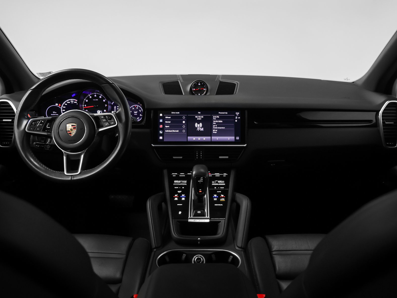 Certified 2023 Porsche Cayenne AWD/4WD image 25