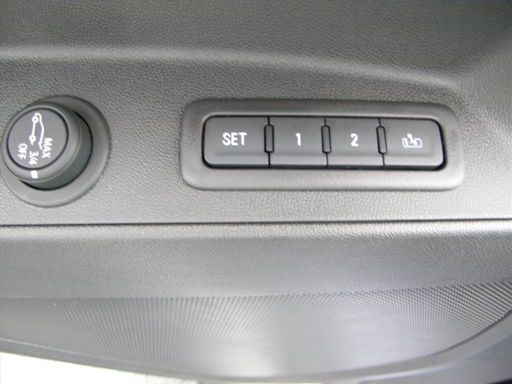 Used 2020 Chevrolet Equinox Premier FWD image 10