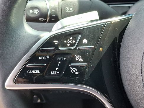 Used 2023 Mercedes-Benz E 350 4MATIC image 23