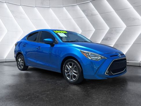 Used 2019 Toyota Yaris LE FWD image 1
