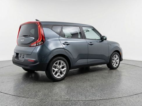 Used 2025 Kia Soul LX w/ LX Technology Package FWD image 9