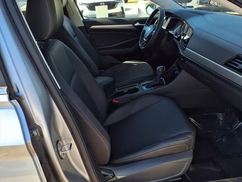 Used 2020 Volkswagen Jetta SE w/ SE Cold Weather Package image 24