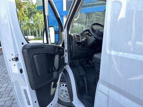 Used 2025 RAM ProMaster 2500 w/ Convenience Group FWD image 22