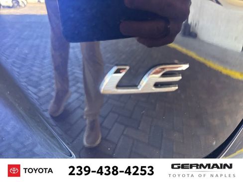 Used 2022 Toyota Corolla LE image 7