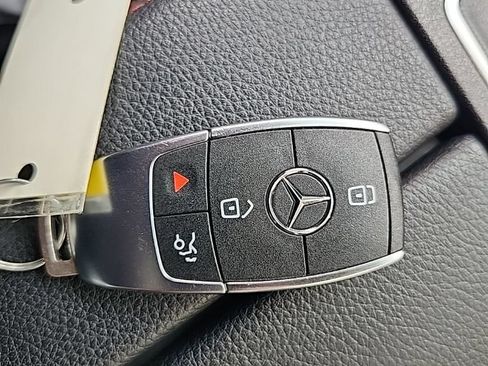 Used 2023 Mercedes-Benz CLA 250 4MATIC image 21