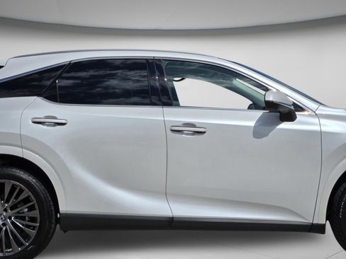 Used 2023 Lexus RX 350 FWD w/ Accessory Package image 14