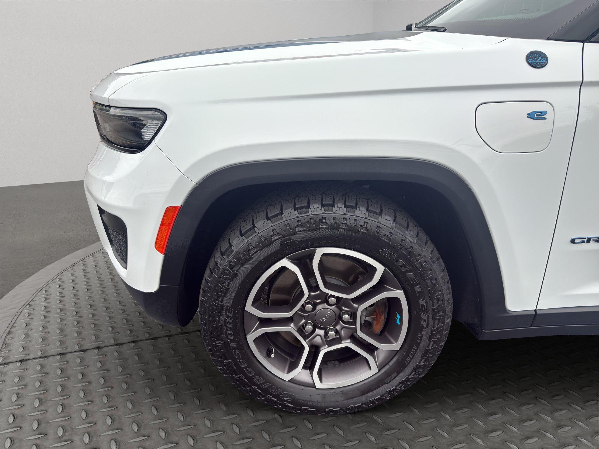 Used 2023 Jeep Grand Cherokee Trailhawk AWD/4WD image 15