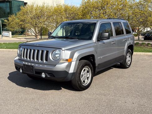 Used 2015 Jeep Patriot Sport w/ Power Value Group AWD/4WD image 17