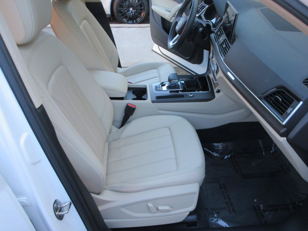 Used 2023 Audi Q5 2.0T Premium w/ Convenience Package AWD/4WD image 24