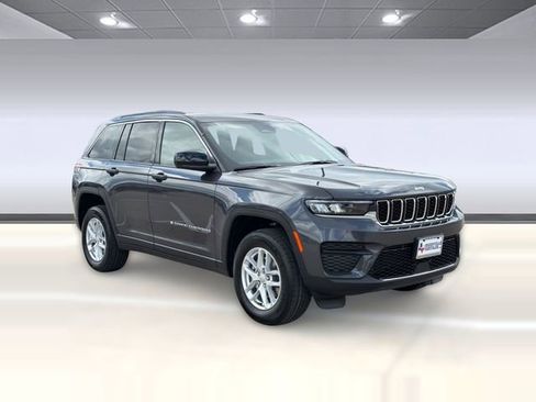 New 2026 Jeep Grand Cherokee Laredo RWD image 7