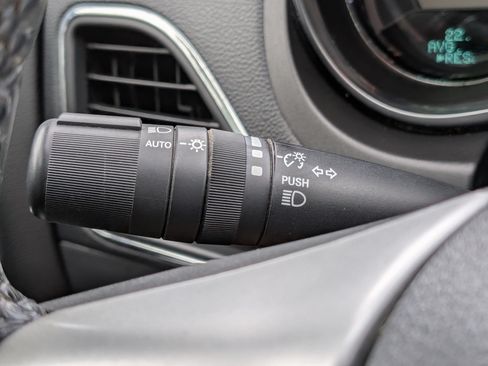 Used 2012 Chrysler 200 Touring FWD image 24