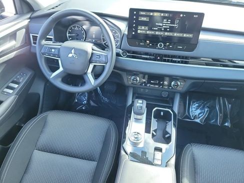 New 2026 Mitsubishi Outlander ES AWD/4WD image 14