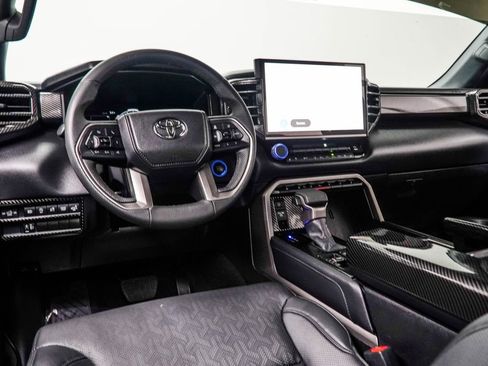 Used 2025 Toyota Tundra Limited AWD/4WD image 17