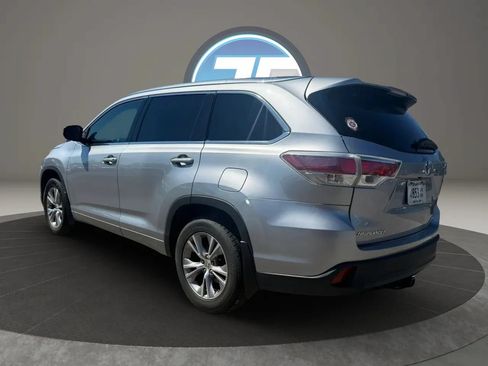 Used 2015 Toyota Highlander XLE AWD/4WD image 16