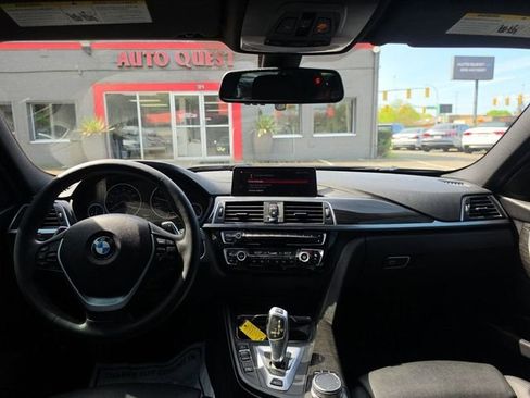 Used 2018 BMW 330e w/ Premium Package RWD image 28