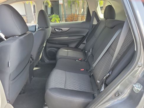 Used 2019 Nissan Rogue S w/ Special Edition Package FWD image 18