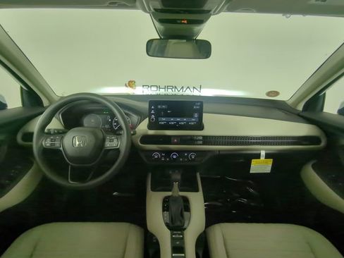 New 2026 Honda HR-V LX image 32