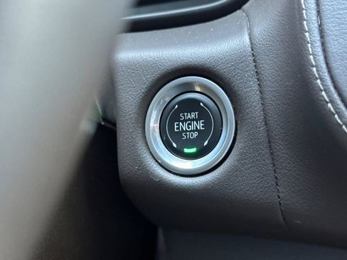 Used 2024 Chevrolet Suburban LT image 36