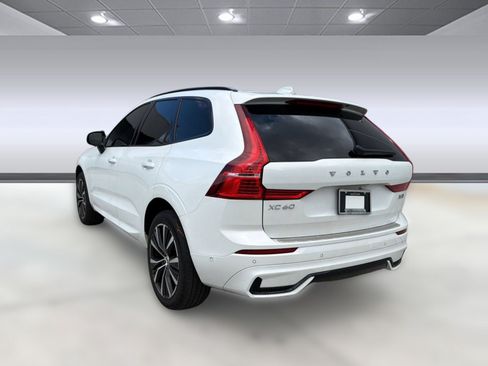 Used 2024 Volvo XC60 B5 Plus w/ Protection Package Premier AWD/4WD image 3