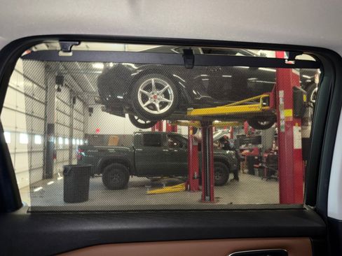 Used 2025 Nissan Rogue Platinum w/ Platinum Premium Package AWD/4WD image 39