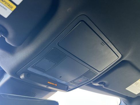 Used 2020 Land Rover Range Rover Evoque R-Dynamic SE image 11