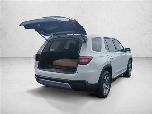 New 2025 Honda Pilot EX-L image 2
