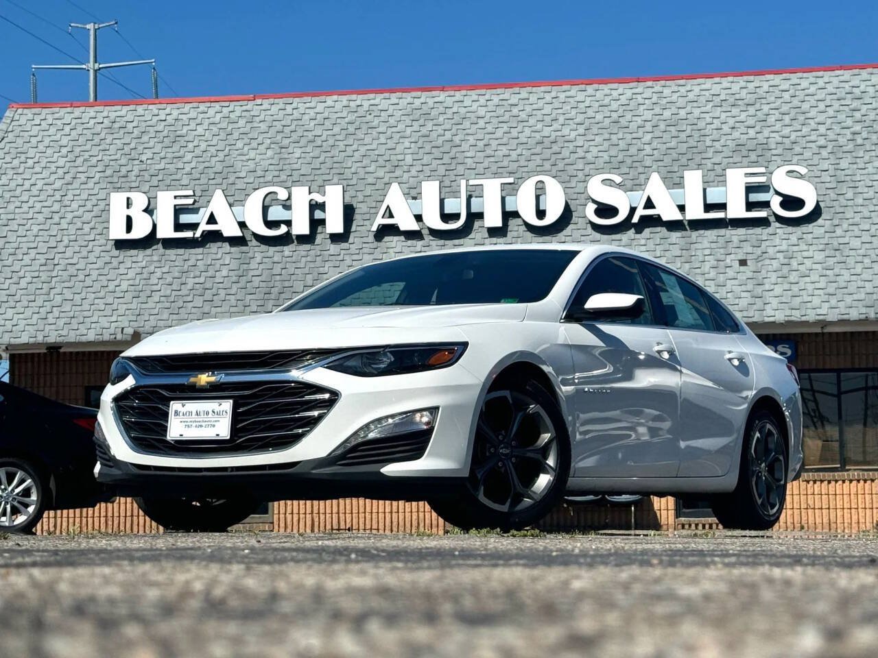 Used 2021 Chevrolet Malibu LT FWD image 1