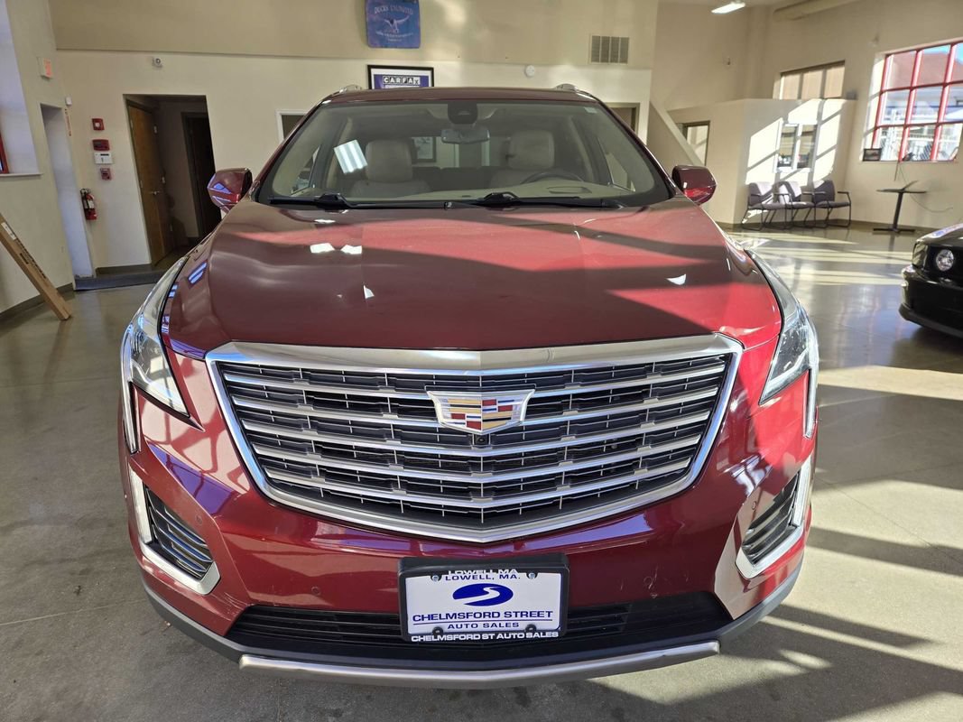 Used 2017 Cadillac XT5 Platinum w/ Driver Assist Package AWD/4WD image 3