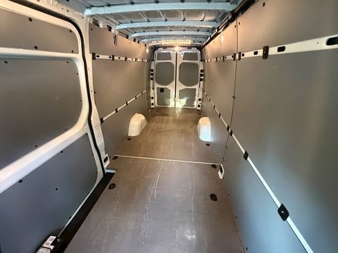 Used 2023 Mercedes-Benz Sprinter 2500 image 17