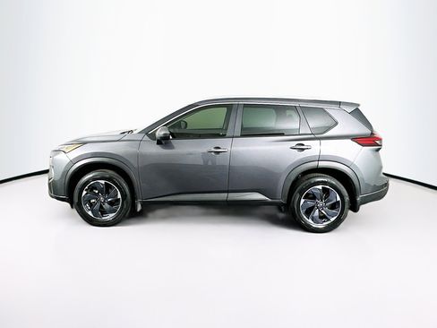 Used 2025 Nissan Rogue SV w/ SV Premium Package image 4