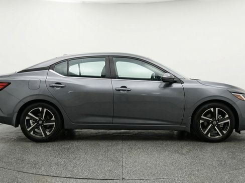 Used 2025 Nissan Sentra SV image 11